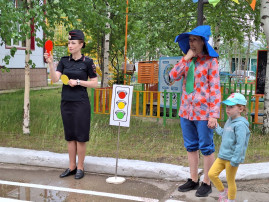 Незнайка в стране ПДД Незнайка в стране ПДД.