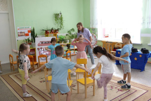Прогулка в Логопарке аттракционов Прогулка в Логопарке аттракционов.