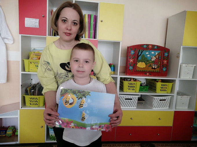 День пчел День пчел.