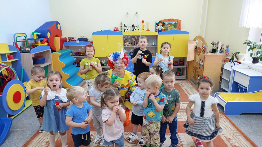 ШОУ МЫЛЬНЫХ ПУЗЫРЕЙ ШОУ МЫЛЬНЫХ ПУЗЫРЕЙ.