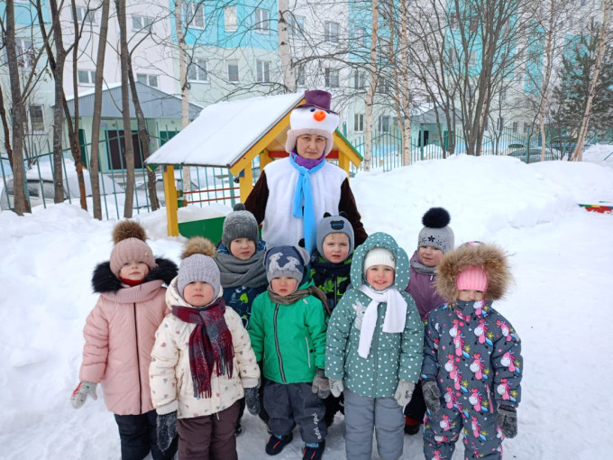Досуг «Зимнее развлечение со снеговиком» Досуг «Зимнее развлечение со снеговиком».